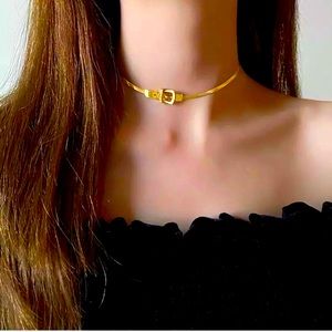 🎀 Golden Buckle Charm Fashion Stylish Chain Necklace